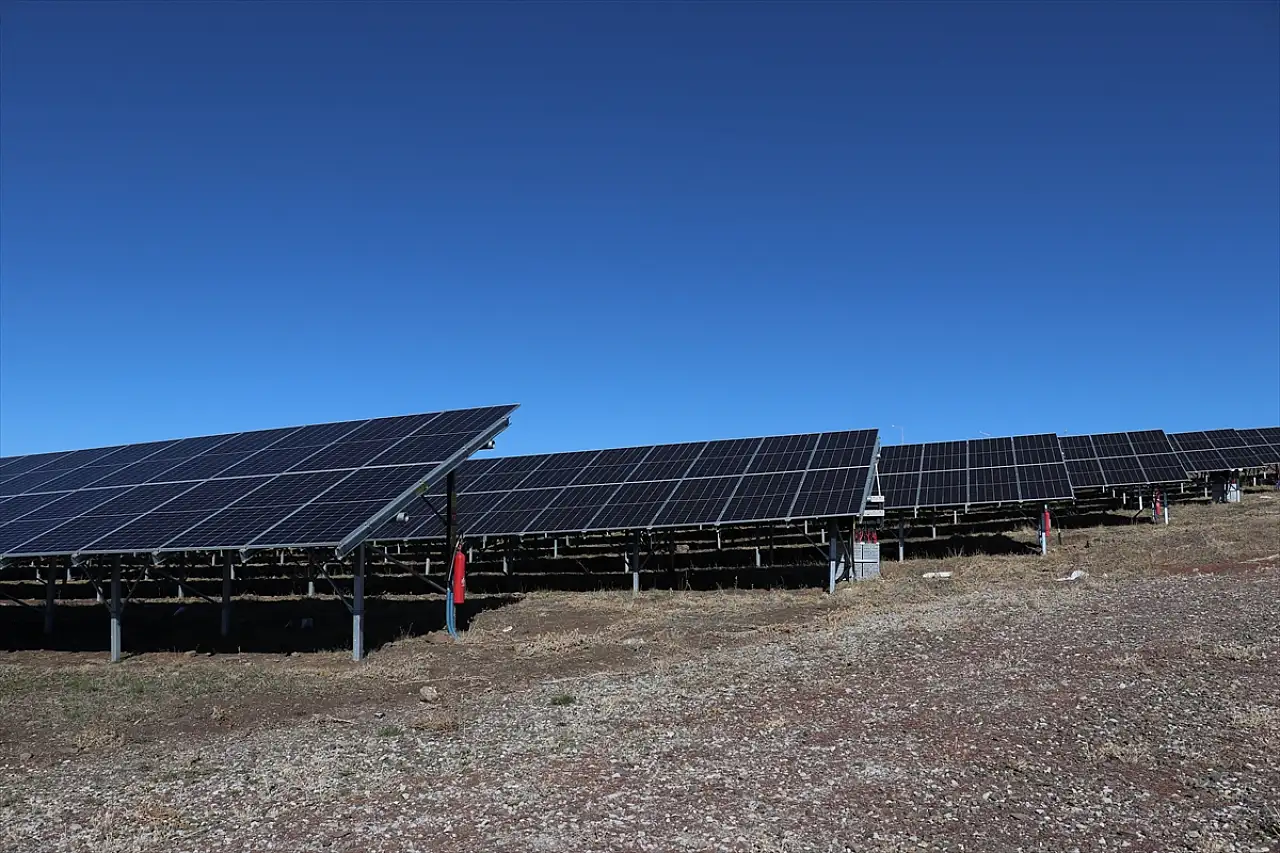 Karın eksik olmadığı Ağrı güneş enerjisinde öne çıkıyor