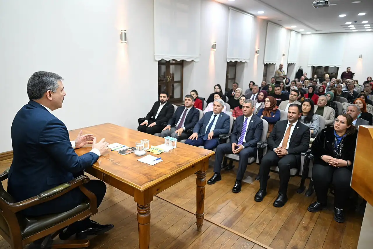 Vali Mustafa Çiftçi Öğretmenlerle Tecrübelerini Paylaştı