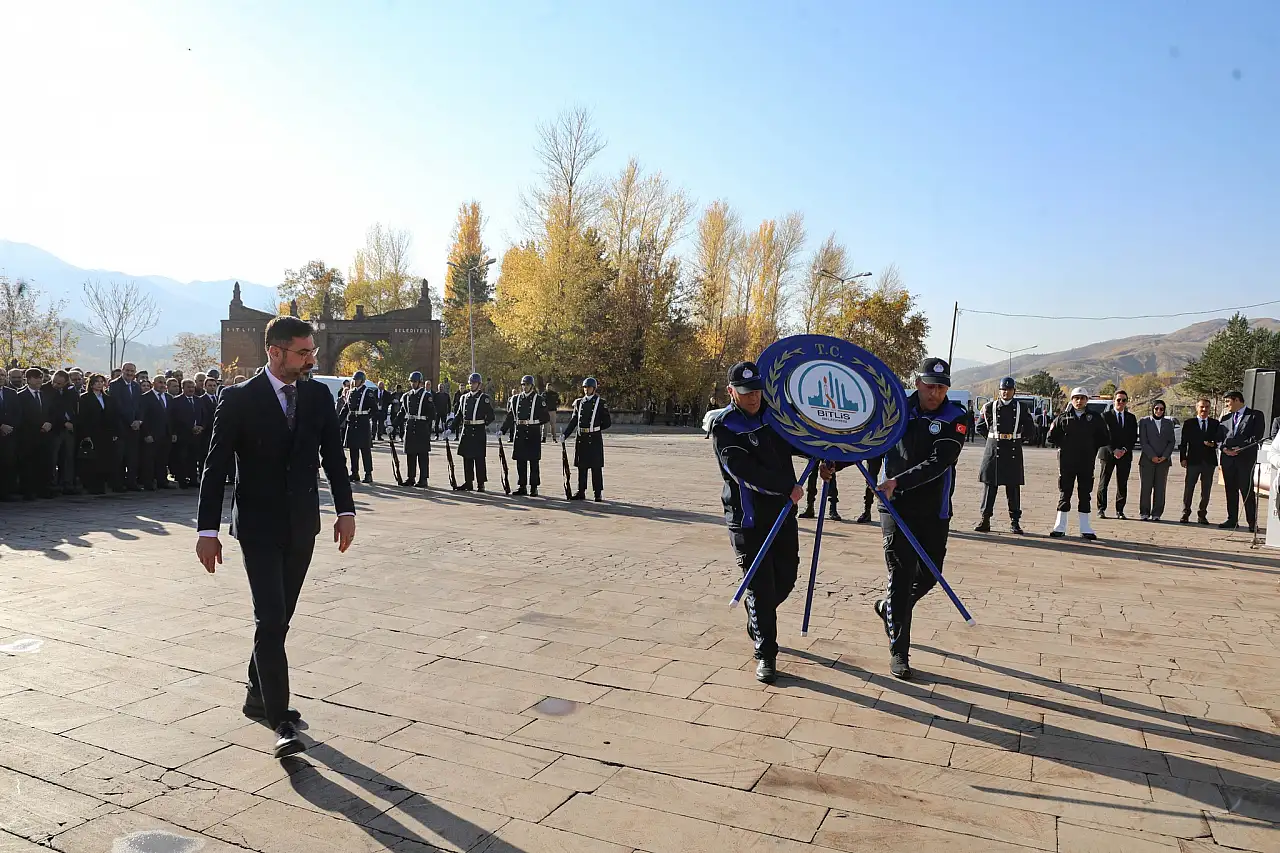 Bitlis'te 10 Kasım Atatürk'ü Anma Töreni Düzenlendi