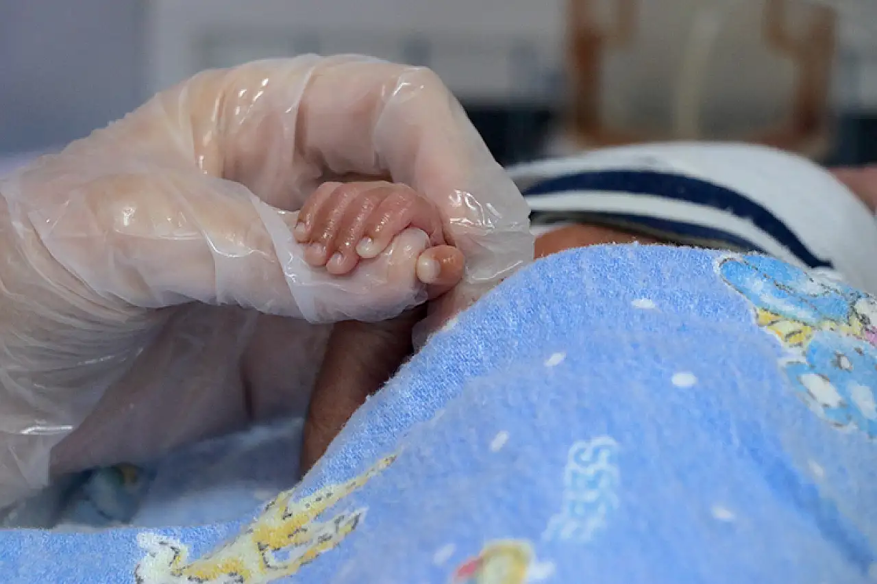 Şefkat Nöbetiyle Hayata Tutundular: Prematüre İkizler Yaşıyor