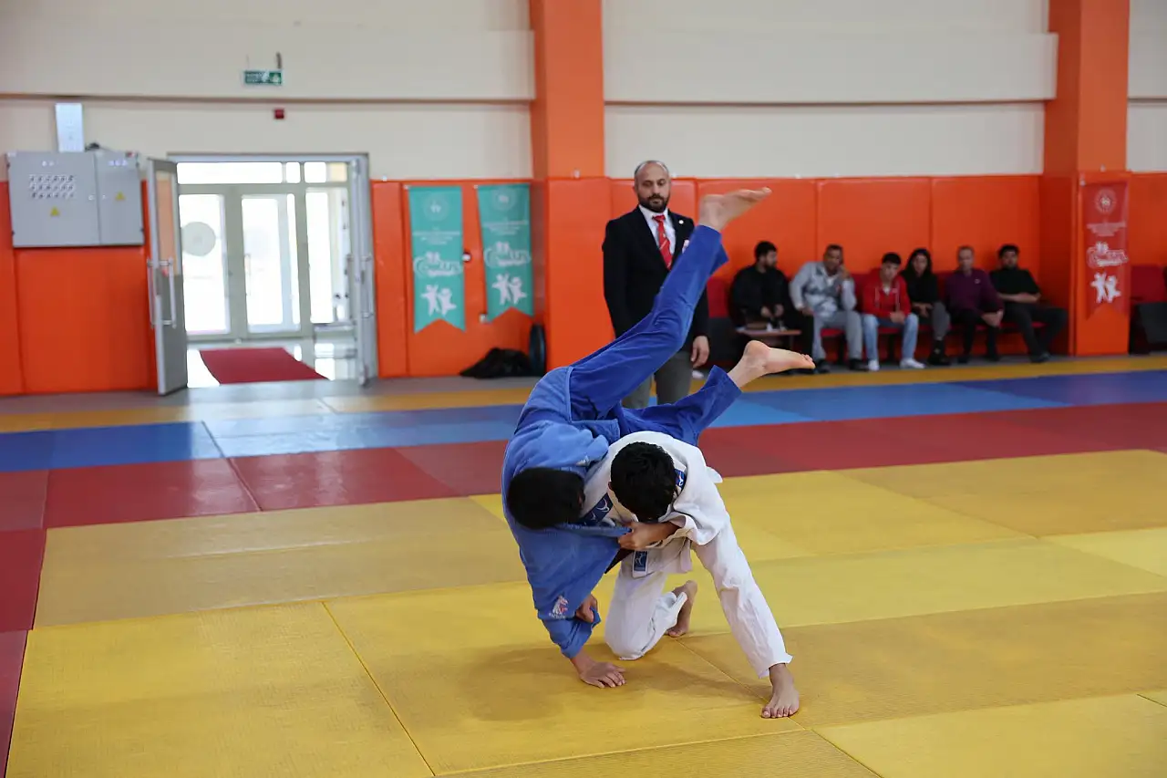 Yıldızlar İl Seçmeleri Emek Spor Salonu'nda Başladı