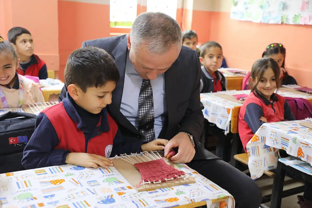 Ağrı'da sınıflar atölyeye dönüştü, çocuklar yaşam becerileri kazandı