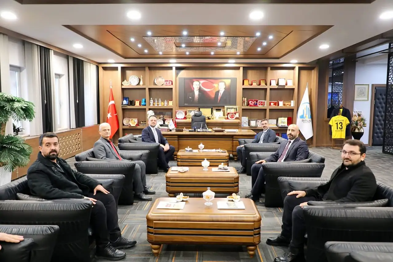 Bakan Yardımcısı Enes Eminoğlu'ndan Bitlis Belediyesi'ne Ziyaret