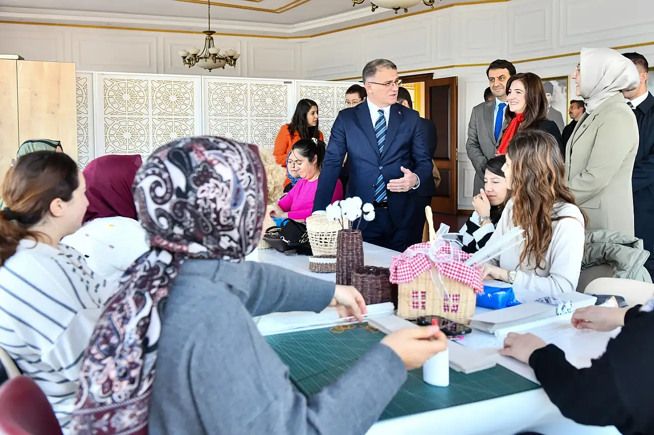 Van'daki 100 ADEM'den Yıllık 35 Bin Kadın Faydalanıyor