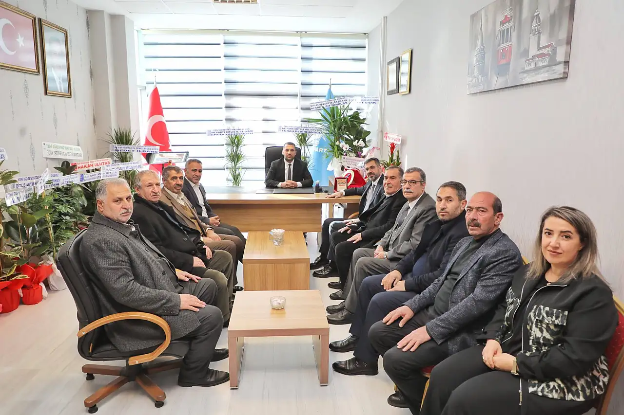 Bitlis'te AK Parti Merkez İlçe Başkanlığına Tebrik Ziyareti
