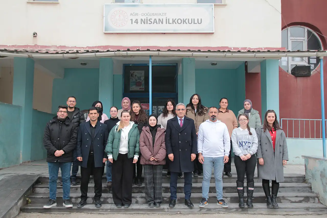 14 Nisan İlkokulun'da miniklerin coşkusu yüzleri güldürdü