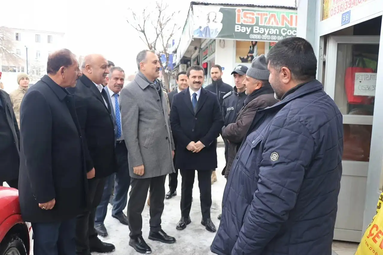 Vali Bozkurt Tutak'ta incelemelerde bulundu