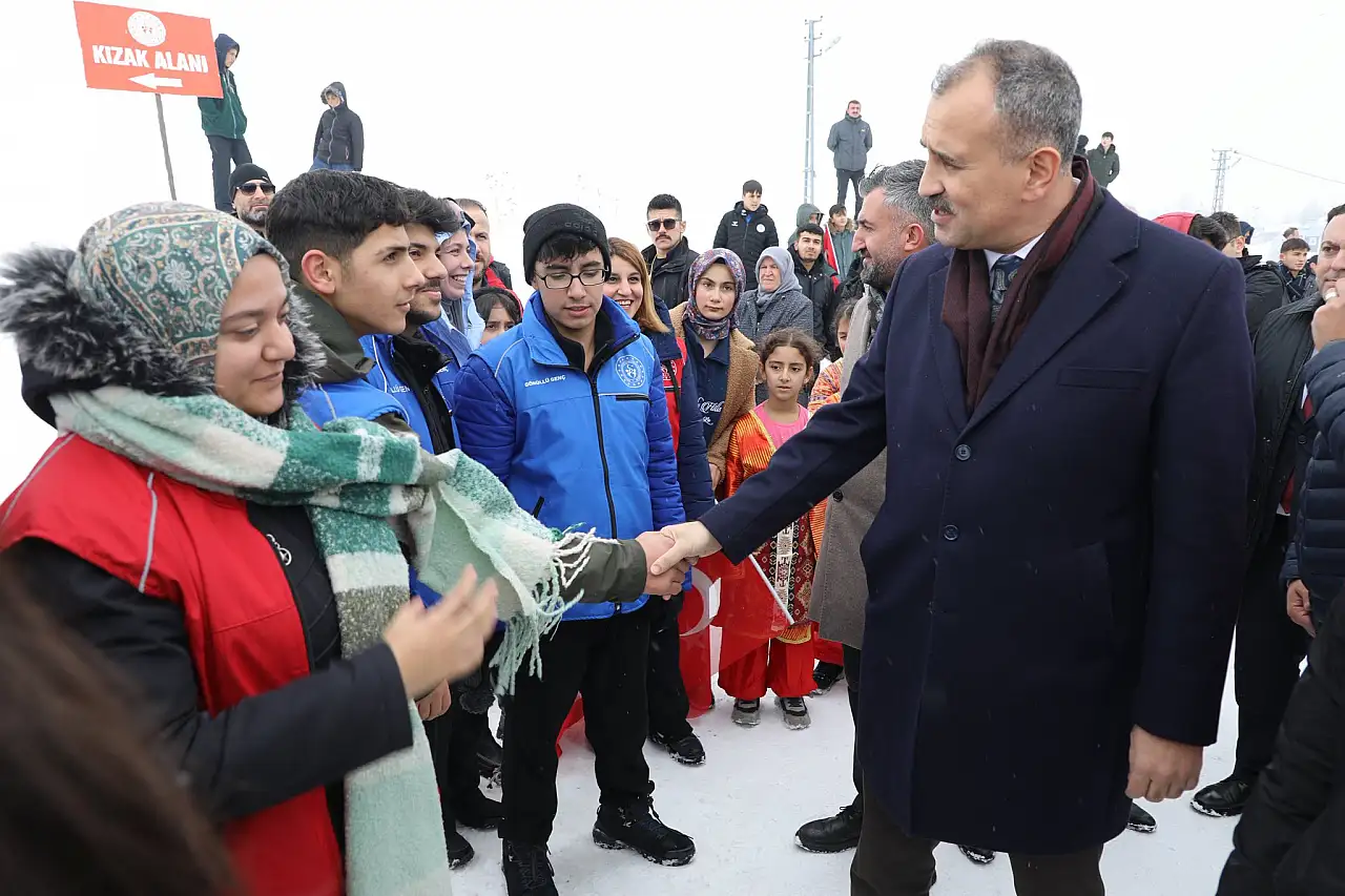 Ağrı'da gençlik kış kulübü kapanışı coşkulu geçti