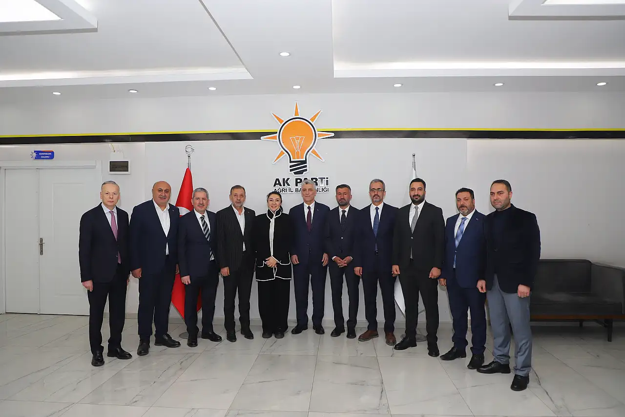 Ticaret Bakanı Ömer Bolat AK Parti Ağrı İl Başkanlığı'nı ziyaret etti