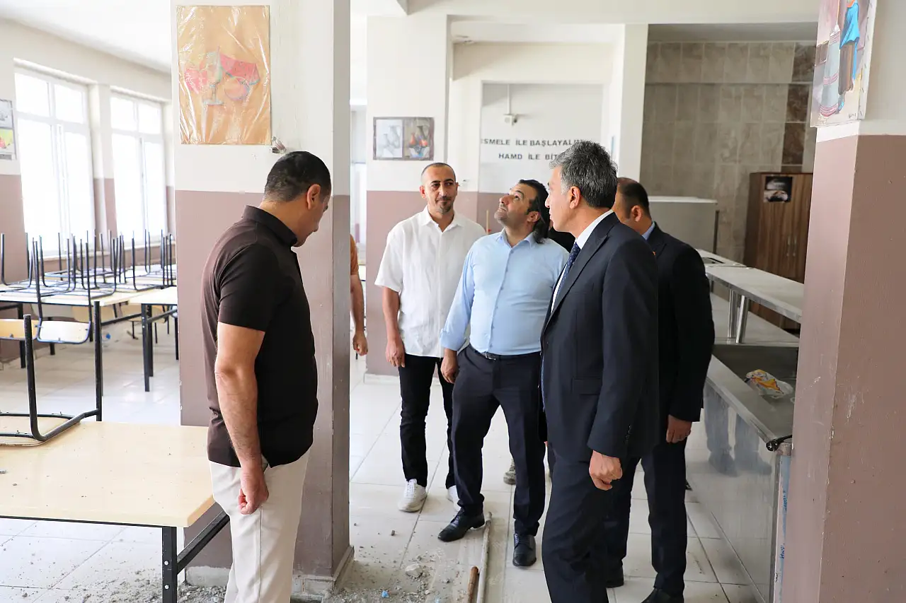 Ağrı'da yeni eğitim yılı için yoğun mesai devam ediyor