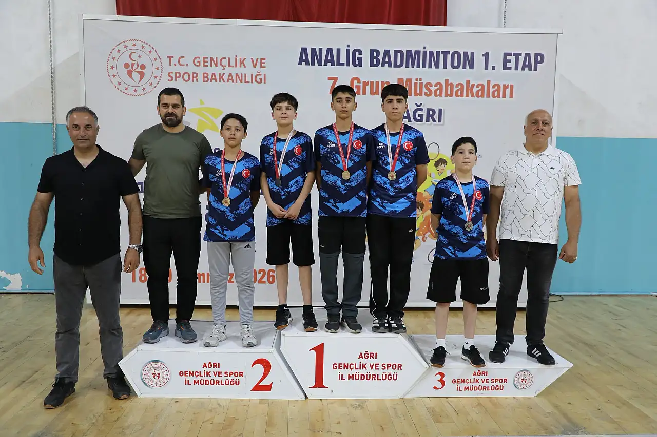 Ağrı erkek badminton takımı yarı finale yükseldi