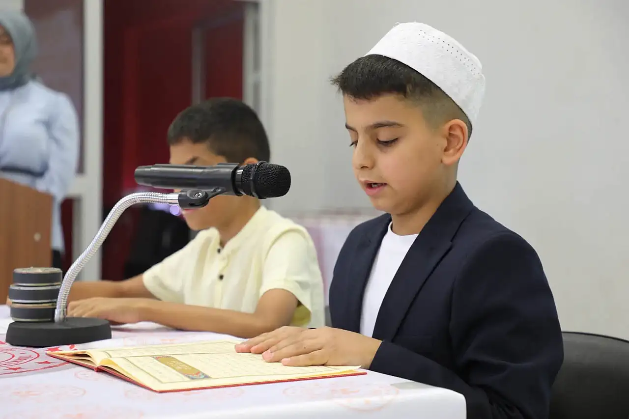 Ağrı Gençlik Merkezi'nde manevi eğitim meyvesini verdi