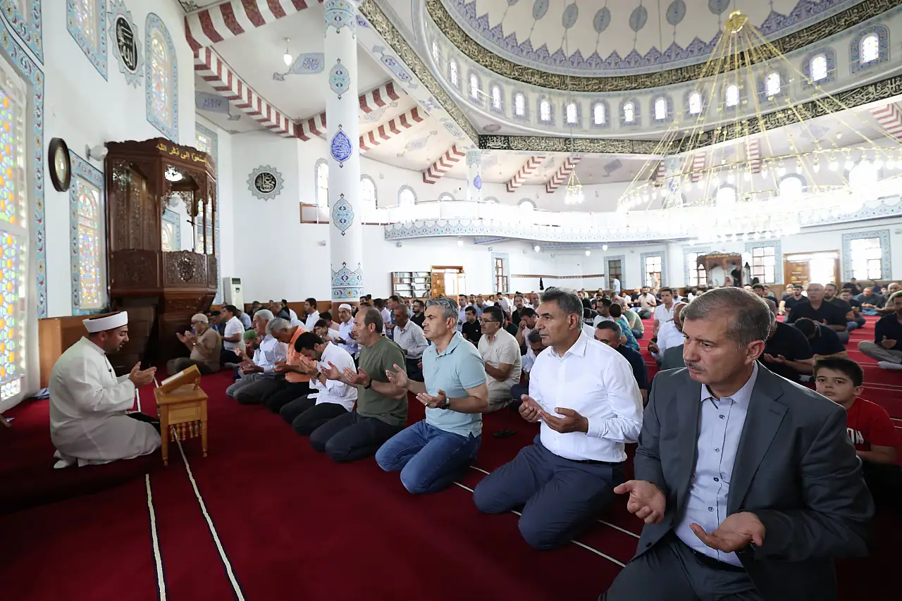 AİÇÜ'de 15 Temmuz şehitleri için mevlit programı düzenlendi