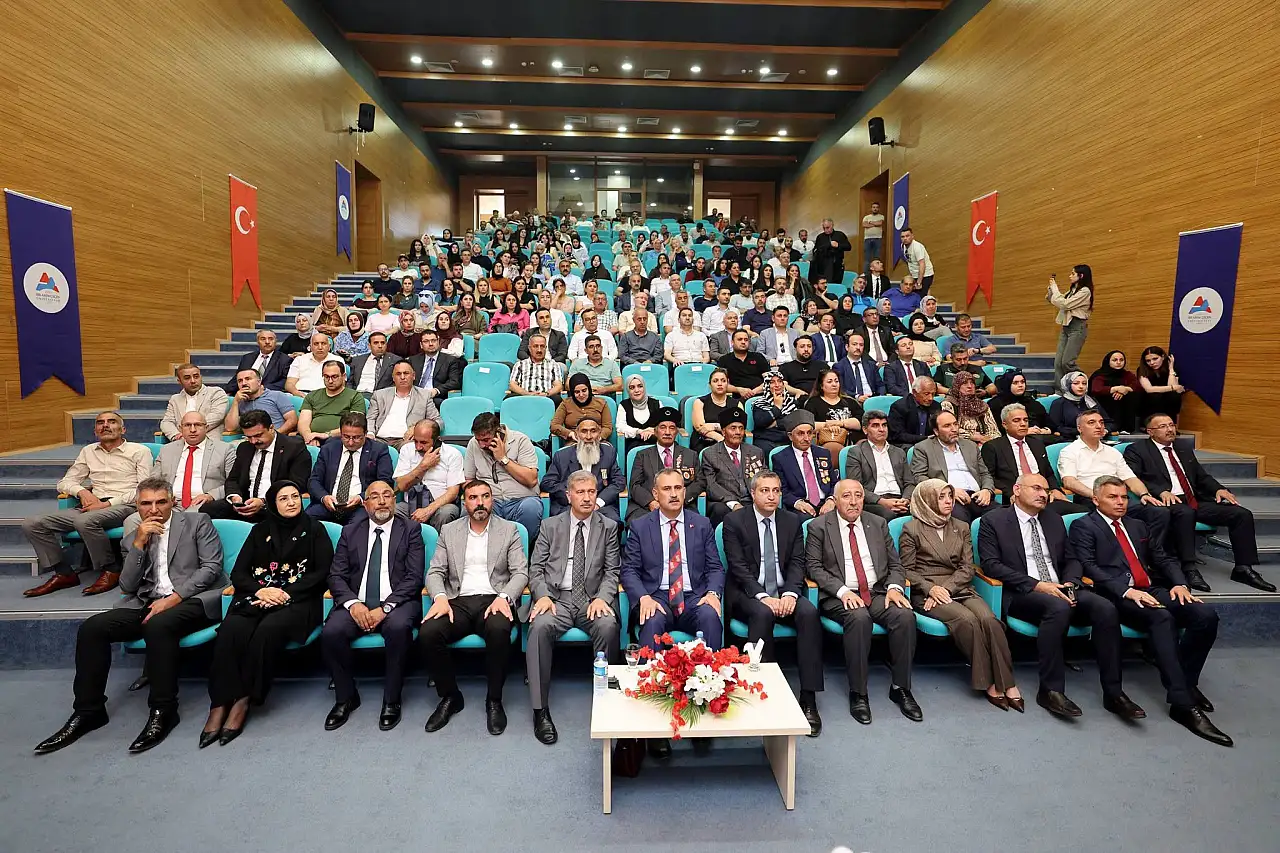AİÇÜ'de 15 Temmuz'un 10. yılında anlamlı konferans