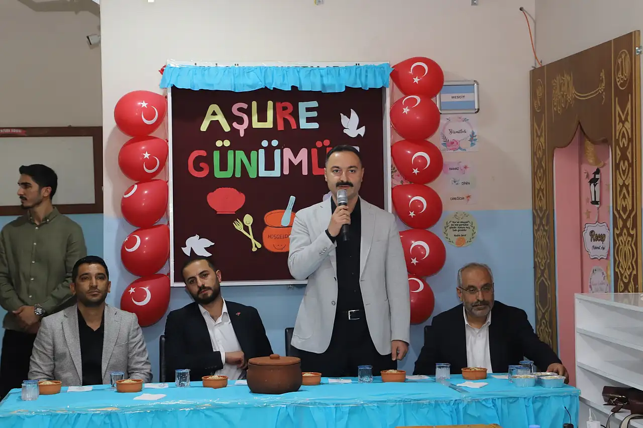 Doğubayazıt'ta TÜGVA Yaz Okulu öğrencilerine aşure ikramı