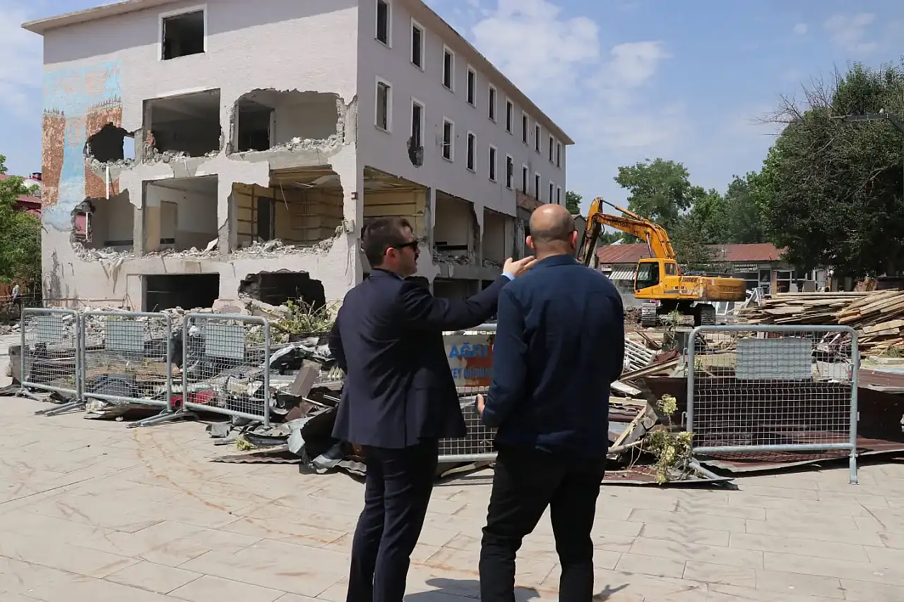 Tutak Hükümet Konağı yenileniyor