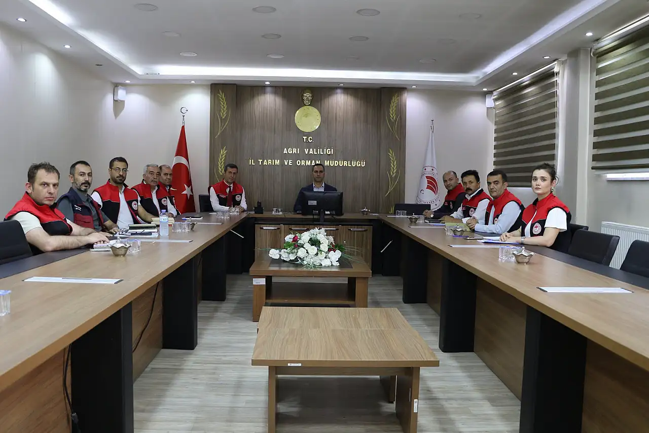 Vali Yardımcısı Yaşar Artar Ağrı İl Tarım ve Orman Müdürlüğü'nü ziyaret etti
