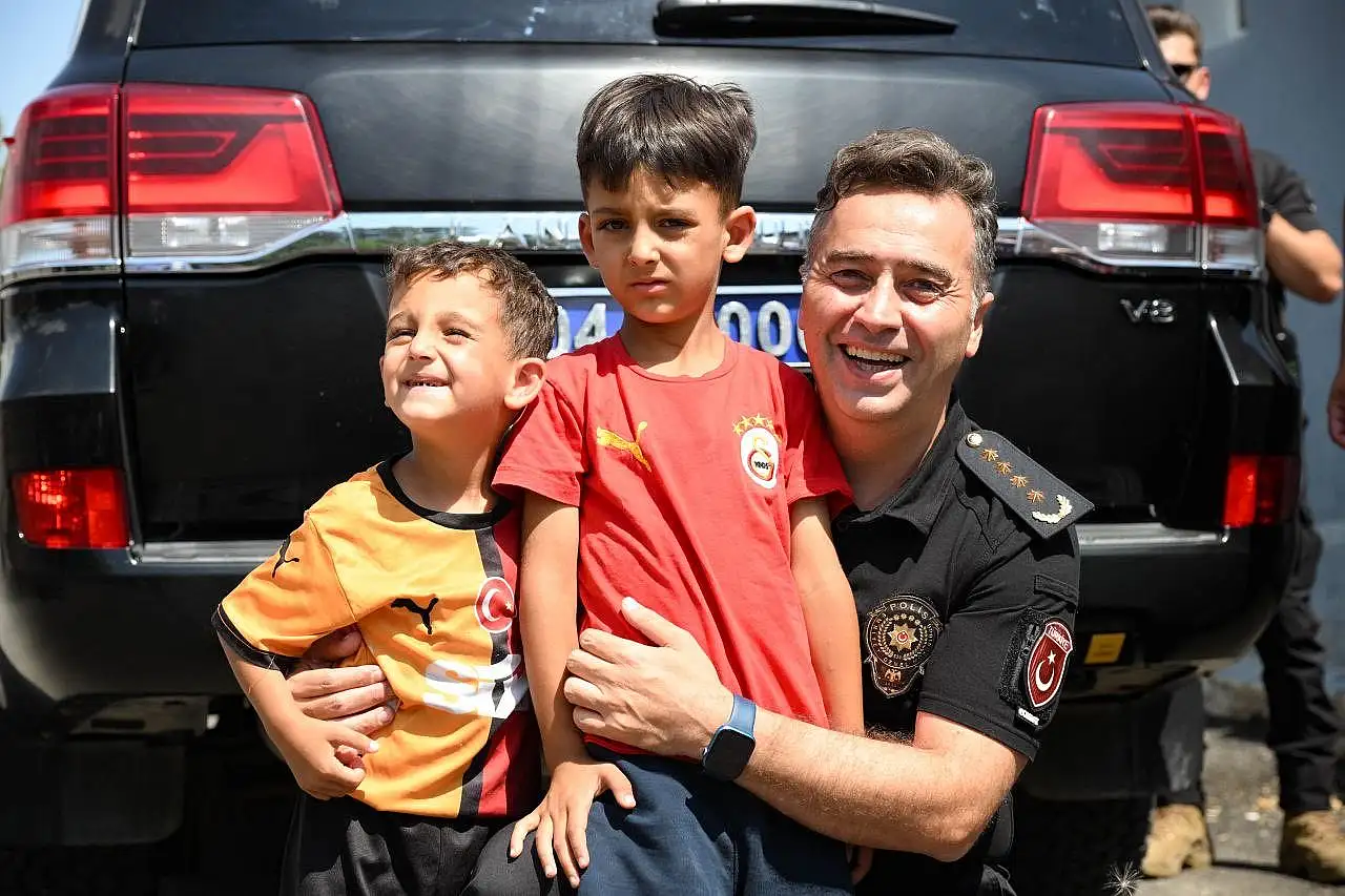 Ağrı Emniyet Müdürü Önder'den şehit ailesine anlamlı ziyaret