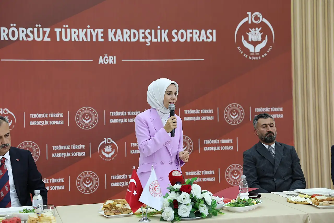 Bakan Göktaş Ağrı'da şehit yakınları ve gazilerle bir araya geldi