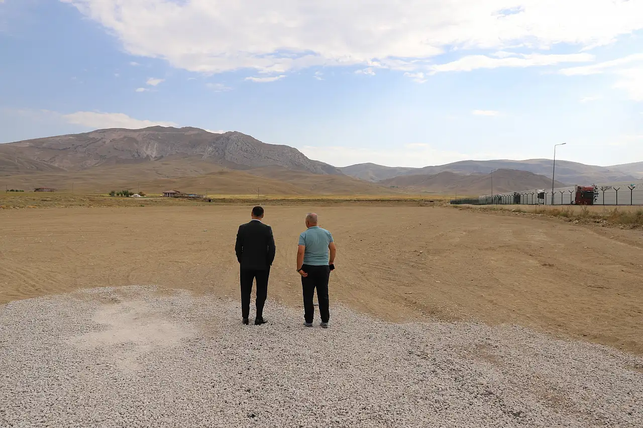 Doğubayazıt'ta ilave TIR parkı için çalışmalar sürüyor