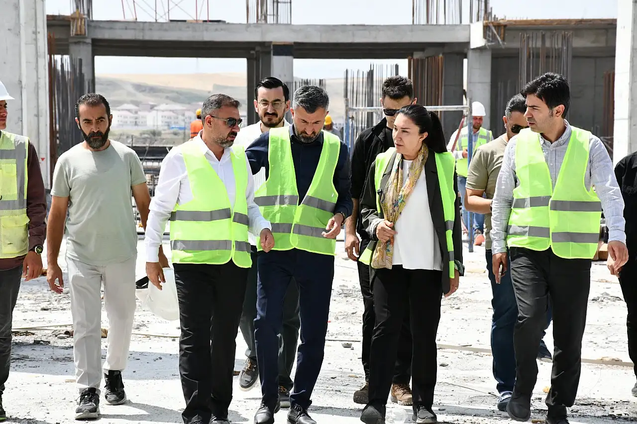 V Mall Ağrı projesi büyüyor: Kilerci ve Yıldız çalışmaları yerinde inceledi
