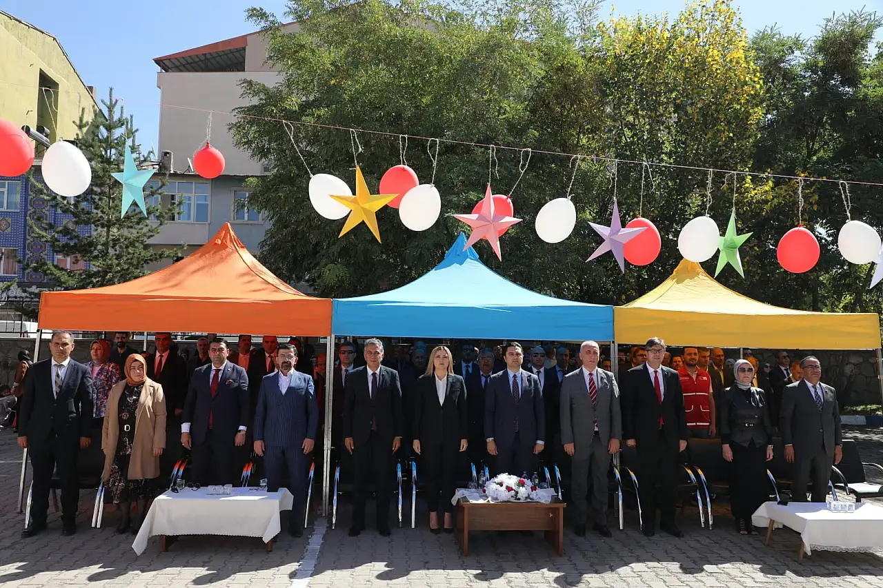 Ağrı'da İlköğretim Haftası coşkuyla kutlandı