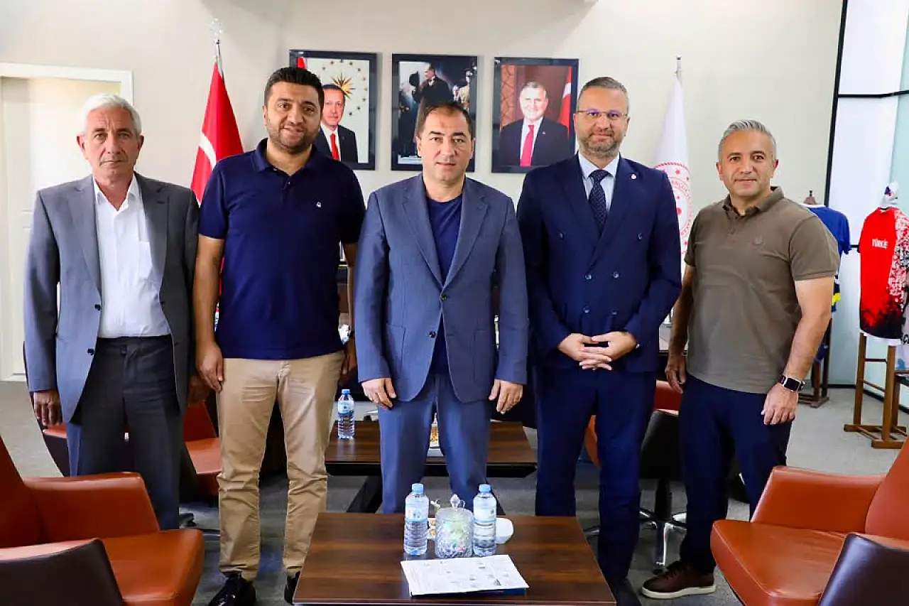 Ağrı'daki futbol yatırımları ve yeni projeler görüşüldü