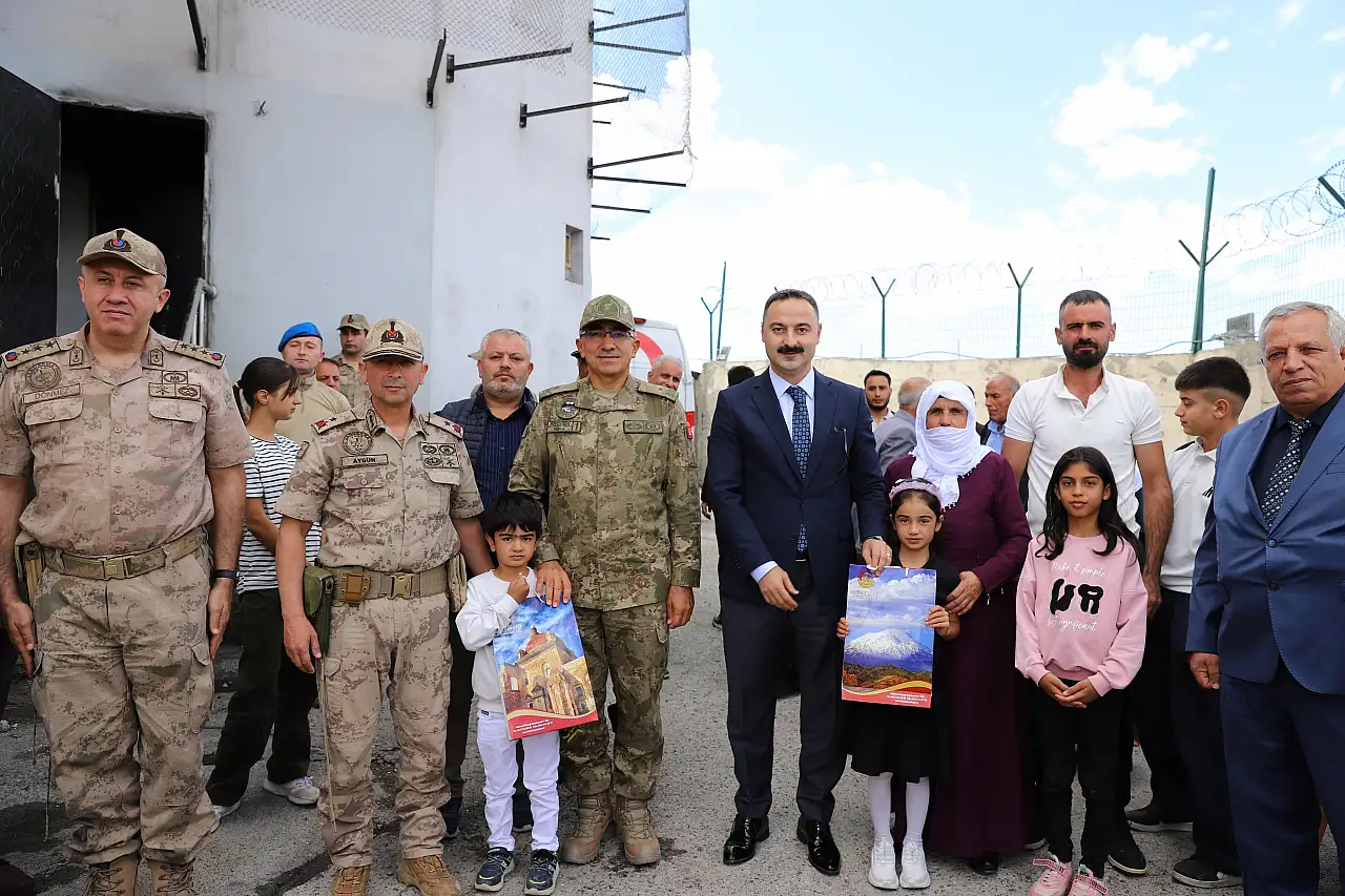 Doğubayazıt'ta 10 Şehit Dualarla Anıldı