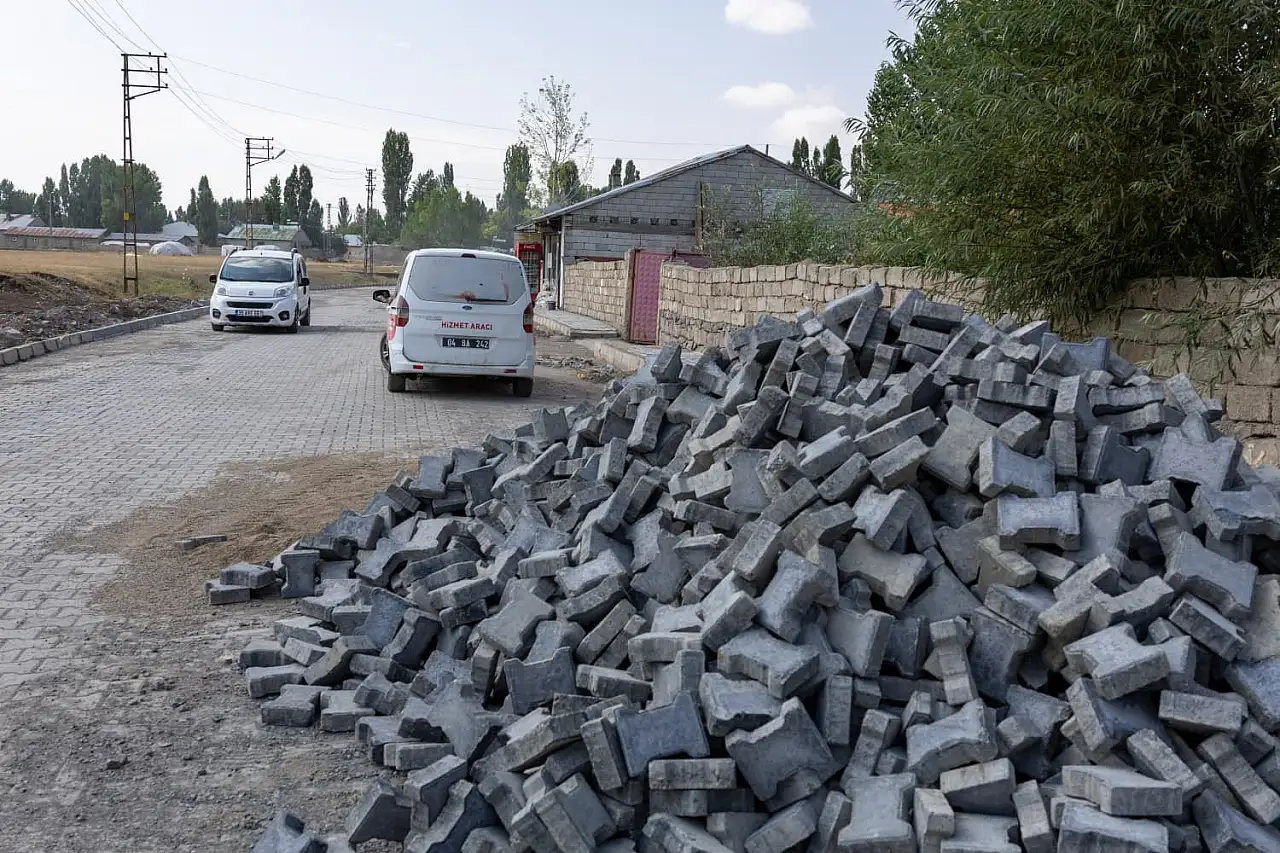 Fatih Mahallesi'nde altyapı ve üstyapı çalışmaları hız kazandı