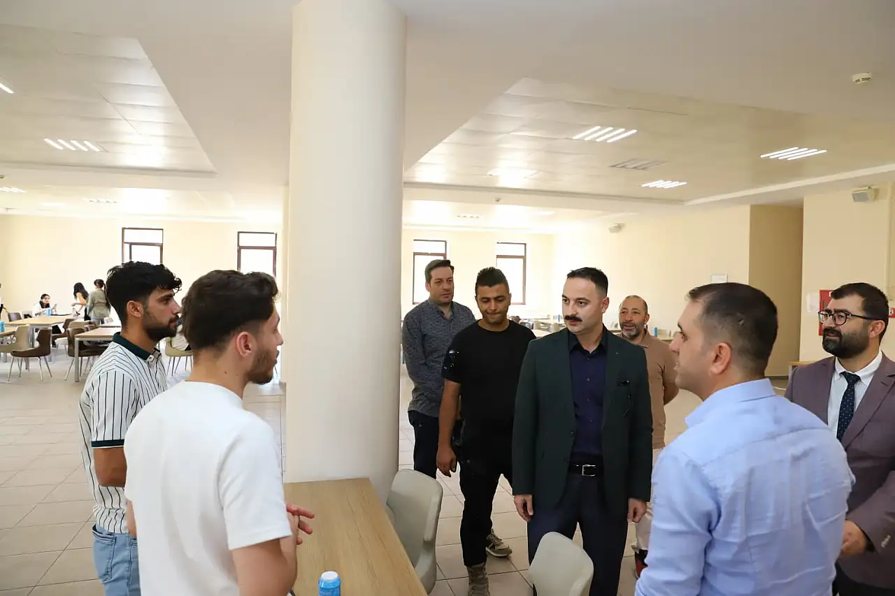 Kaymakam Ayvat öğrencilerle aynı masaya oturdu, talepleri dinledi
