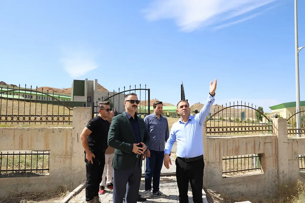 Kaymakam Ayvat öğrencilerle aynı masaya oturdu, talepleri dinledi