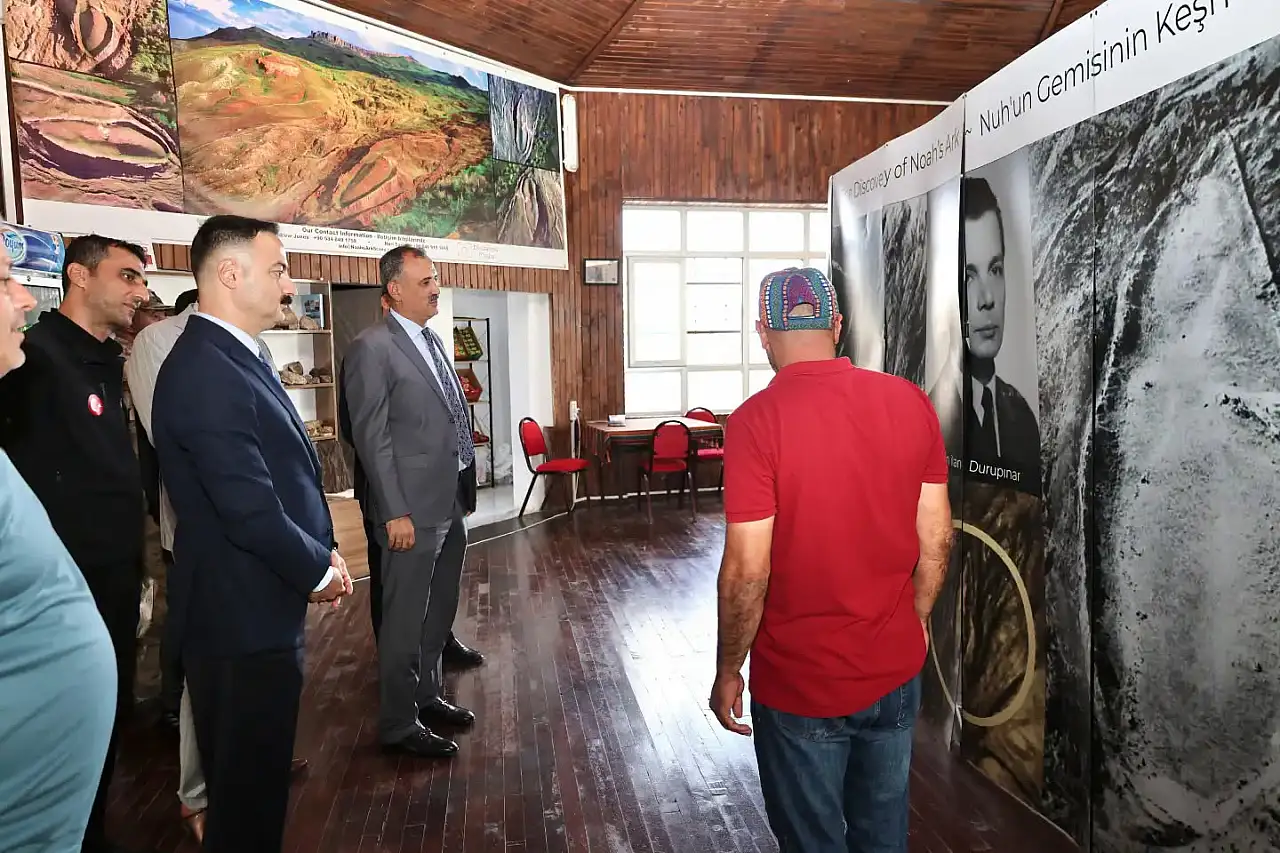 Vali Bozkurt Nuh'un Gemisi Silüeti Alanı'ndaki kazıları inceledi