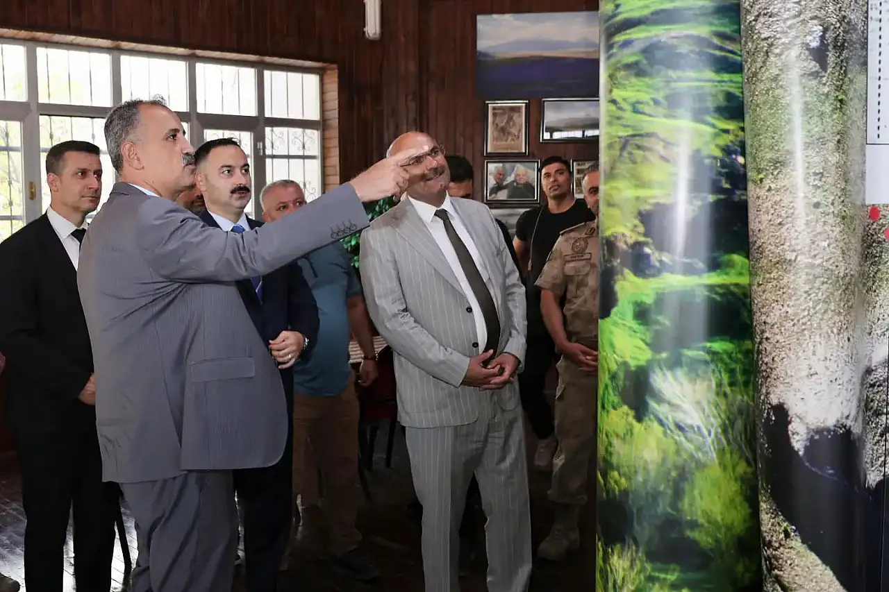 Vali Bozkurt Nuh'un Gemisi Silüeti Alanı'ndaki kazıları inceledi