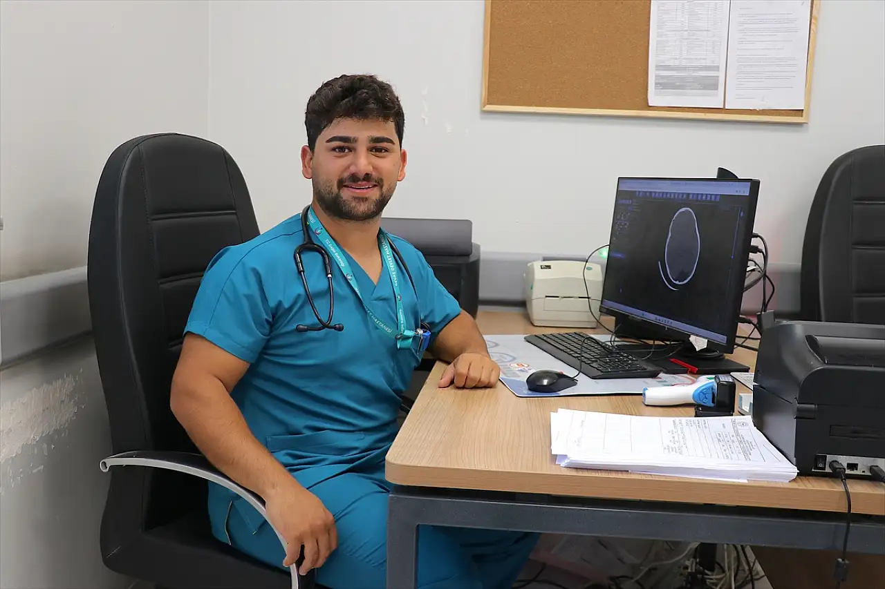 Vanlı doktorun geliştirdiği yapay zeka projesi 2 bin 200 girişim arasından sıyrıldı