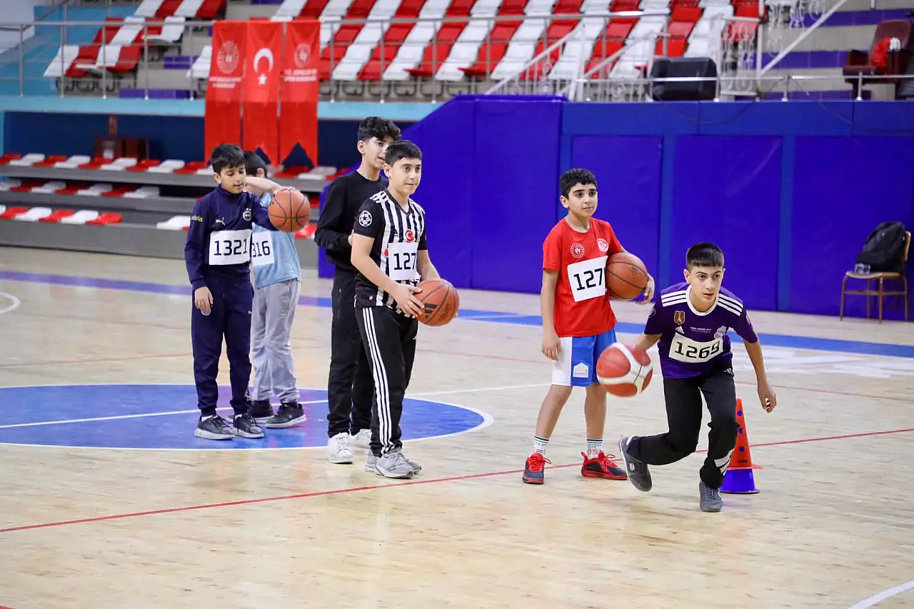 Ağrı'da geleceğin basketbolcuları için seçmeler tamamlandı