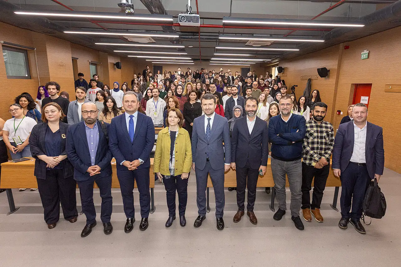 BİK Genel Müdürü Çay'dan genç gazetecilere uyarı: Teyit edemediğiniz haber gerçek değildir
