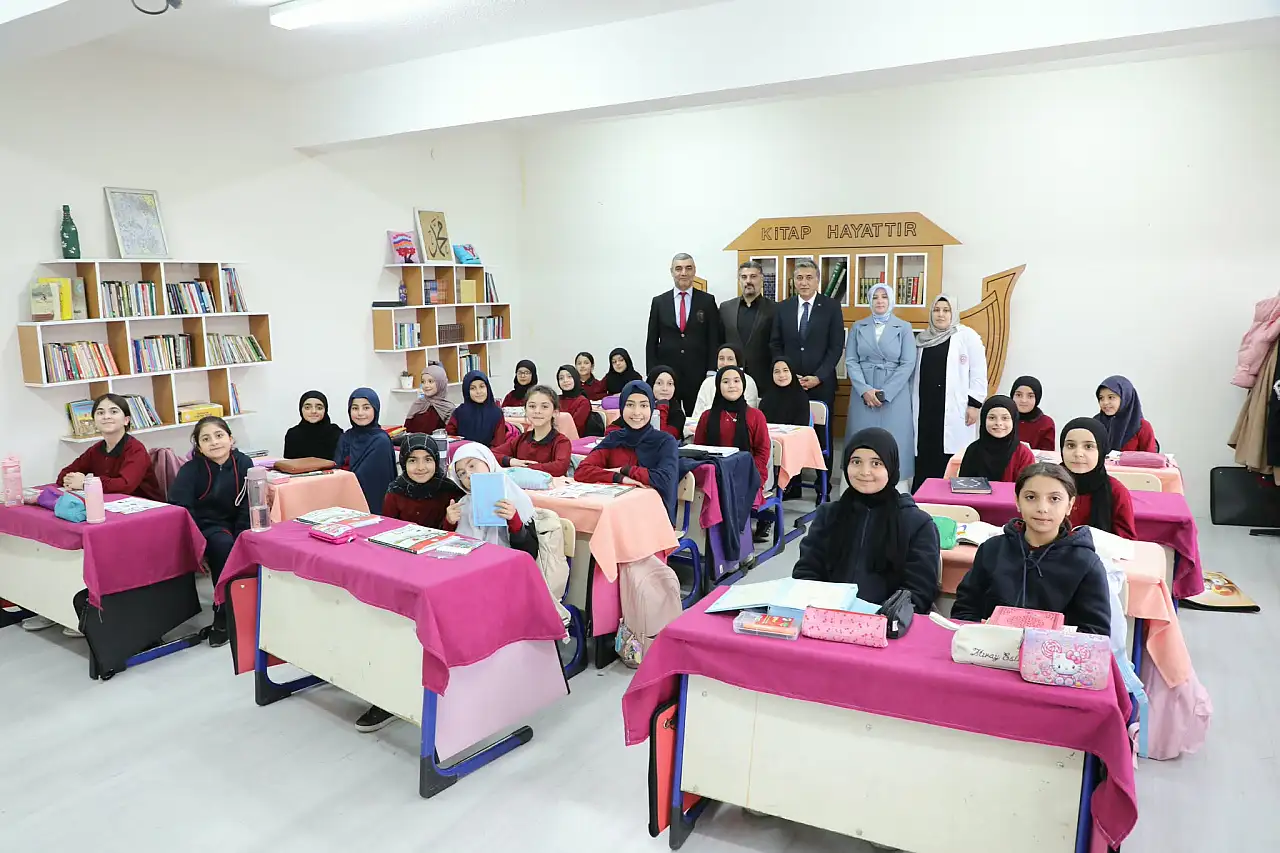 Milli Eğitim Müdürü Çakan kız hafızlık sınıfını ziyaret etti