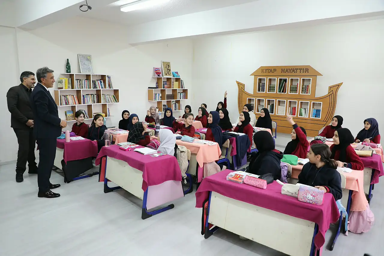 Milli Eğitim Müdürü Çakan kız hafızlık sınıfını ziyaret etti
