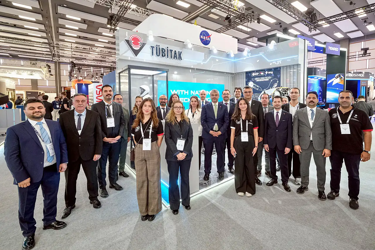 TÜBİTAK, Türkiye'nin uzay teknolojilerini Antalya'da sergiledi
