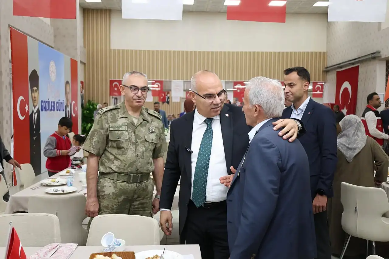 Şehit aileleri ve gaziler, Vali Koç ile aynı sofrada buluştu