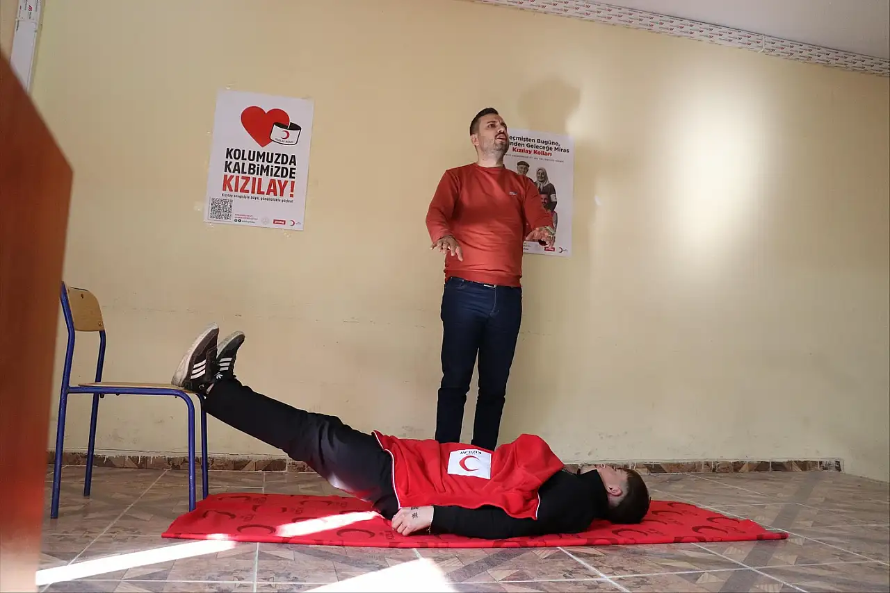Kızılay'dan Diyadin'de hayat kurtaran eğitim