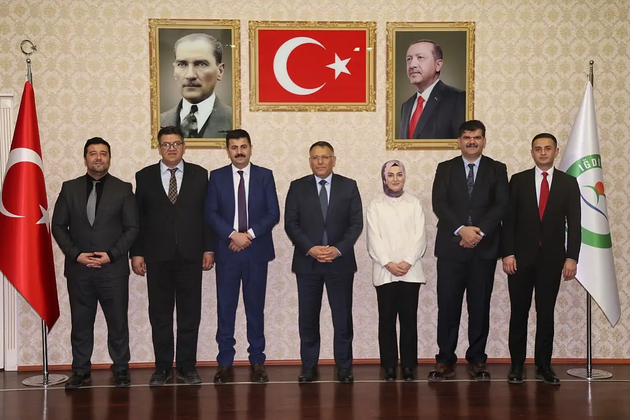 Iğdır Üniversitesi Özel Kalem Müdürlüğünde Devir Teslim Töreni Gerçekleştirildi