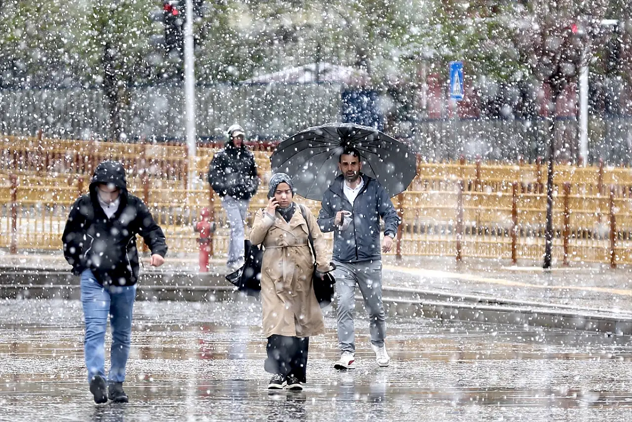 Mevsim şaşırdı, Erzurum karla uyandı