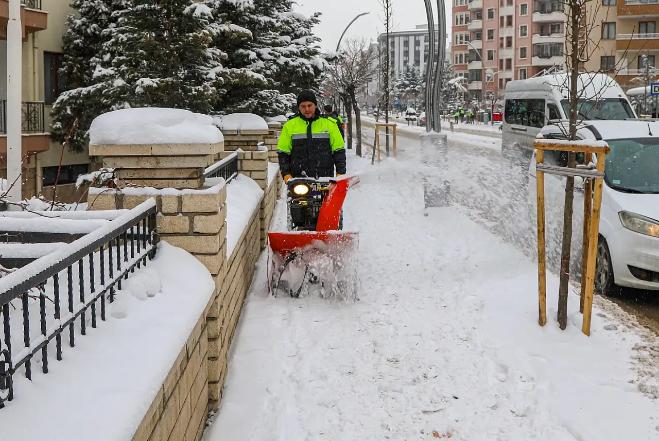 Van'da Karla Mücadele Çalışmaları Aralıksız Sürüyor