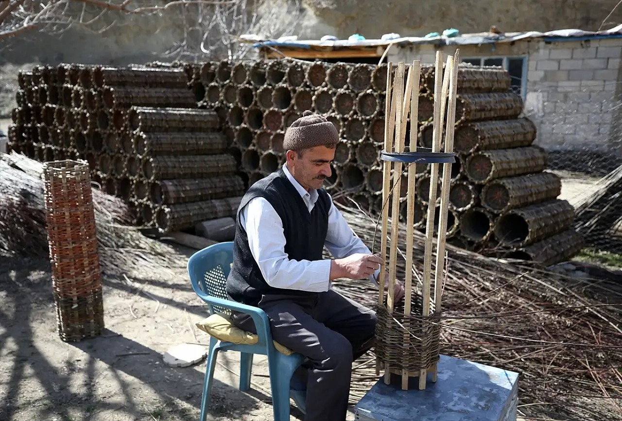 Sepet kovan geleneği balın lezzetini koruyor