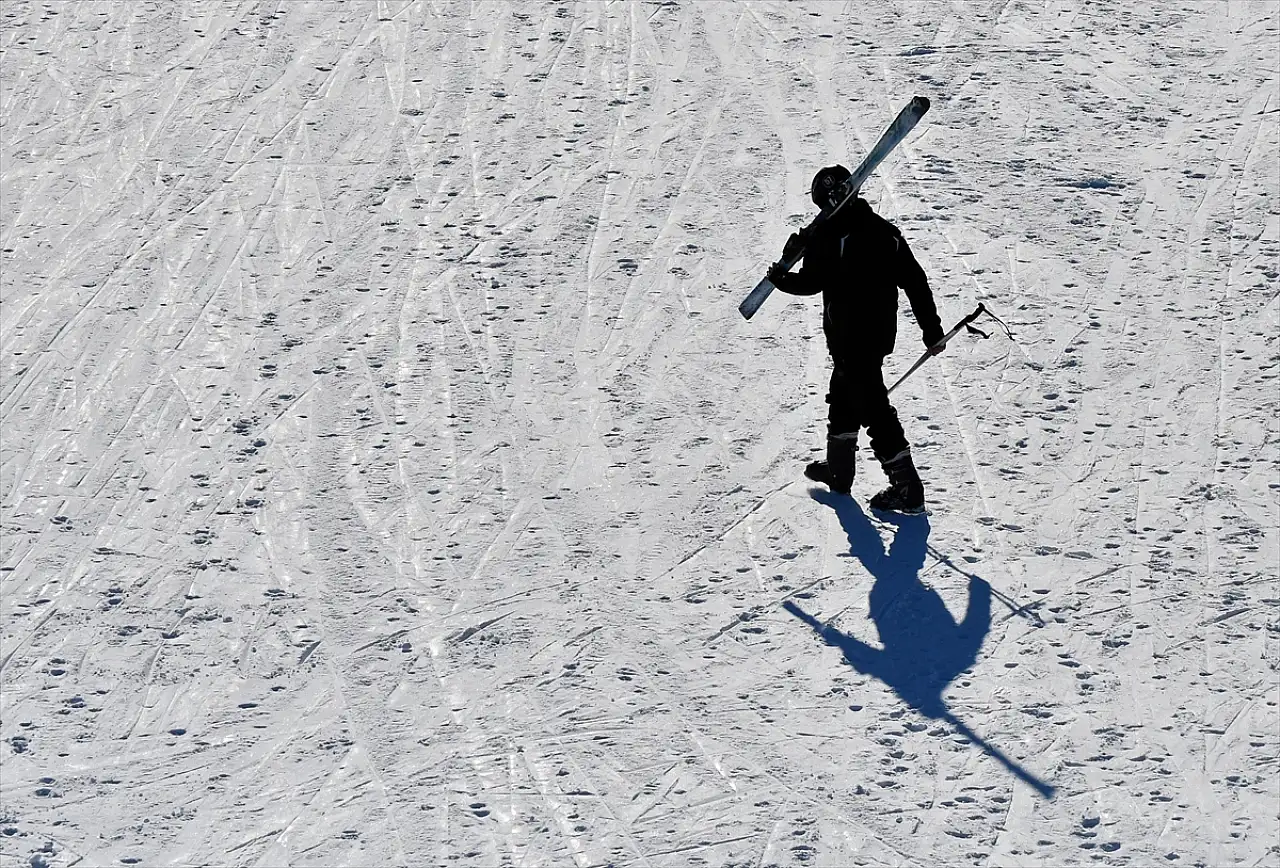 Kristal karıyla ünlü Sarıkamış'ta hafta sonu hareketliliği