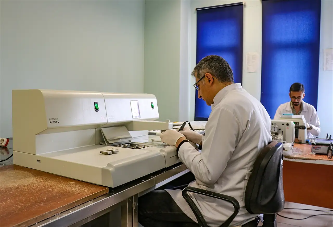 Van'da kurulan patoloji laboratuvarı ile hastalıklara erken teşhis