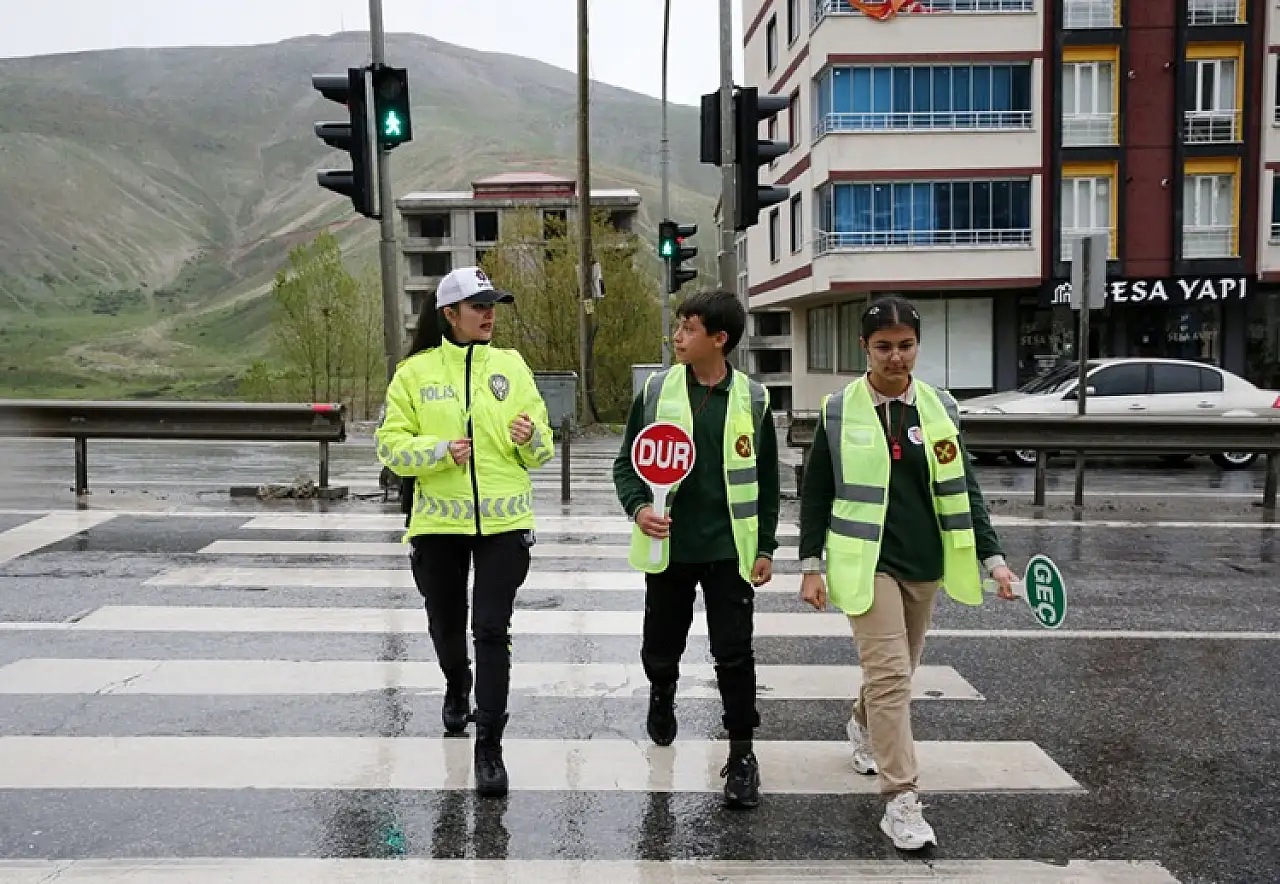 Bitlis'te polis ekipleri 22 bin öğrenciye trafik eğitimi verdi