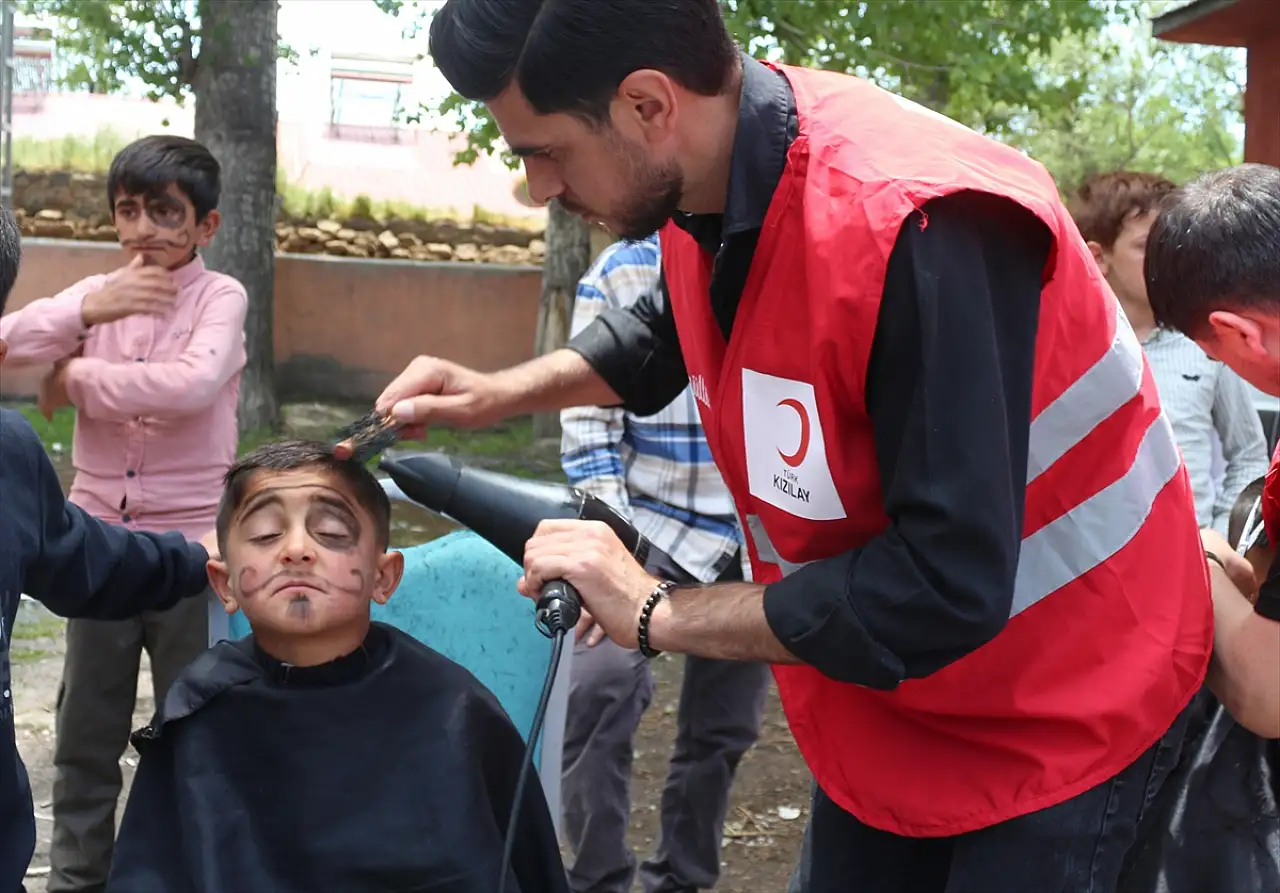 Bayram öncesi Güllüce'de renkli bir gün yaşandı