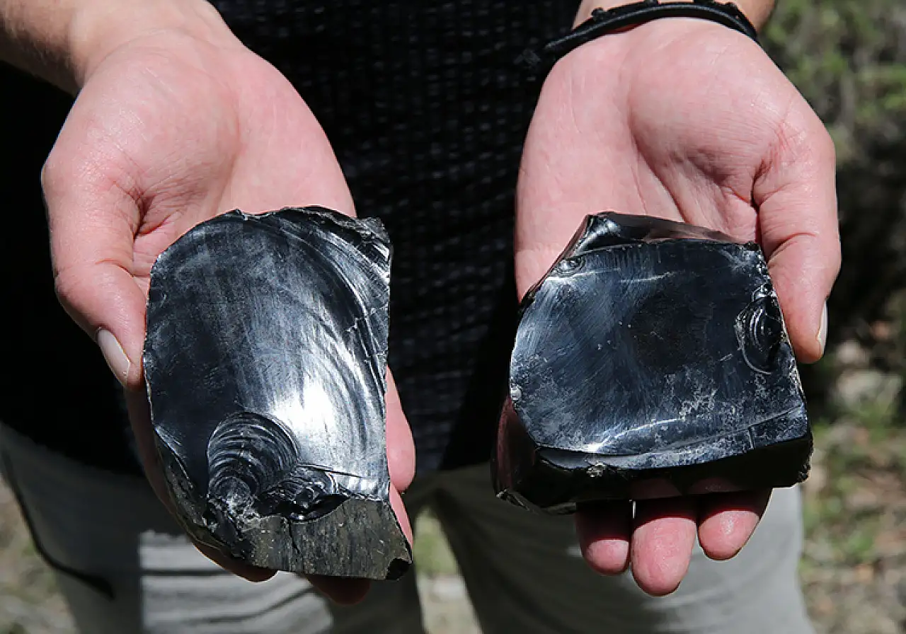 Bitlis'ten binlerce yıllık tarihi mekanlara götürüldüğü belirlenen obsidiyenlerin izleri araştırılacak